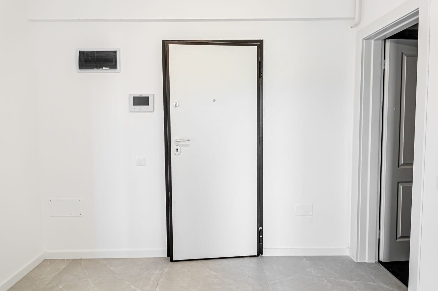 INTABULAT! Apartament 2 camere Dec. 58 mp, 99700 euro-Bucium - Poză 4