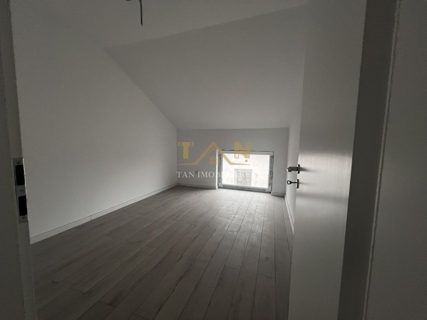 Casa Individuala 4 camere Giarmata - Poză 11