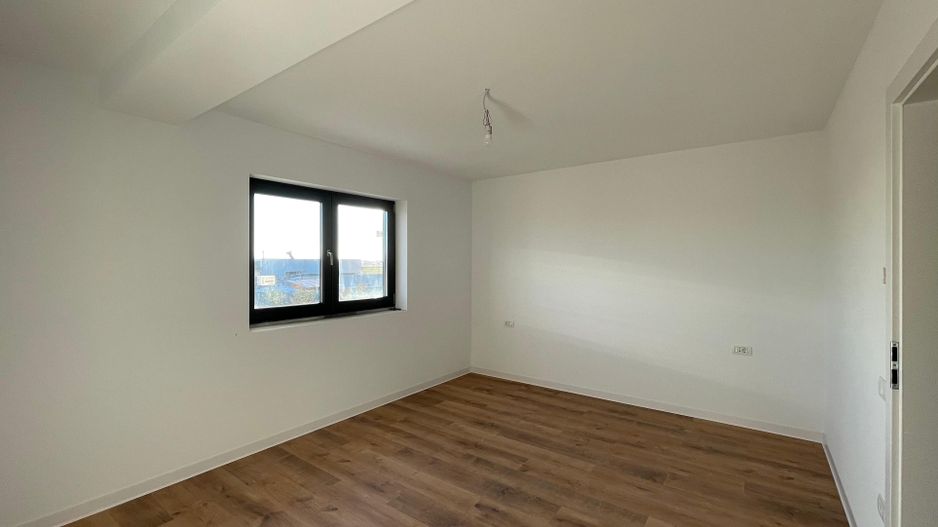 Duplex despartit prin camera tehnica - finisaje premium - Poză 15