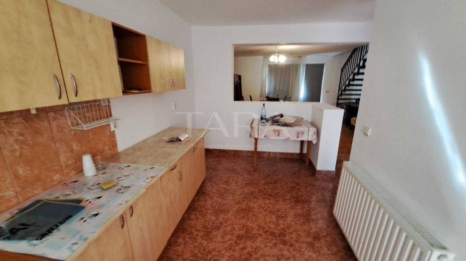 Casă înșiruită tip triplex – zonă liniștită. - Poză 2