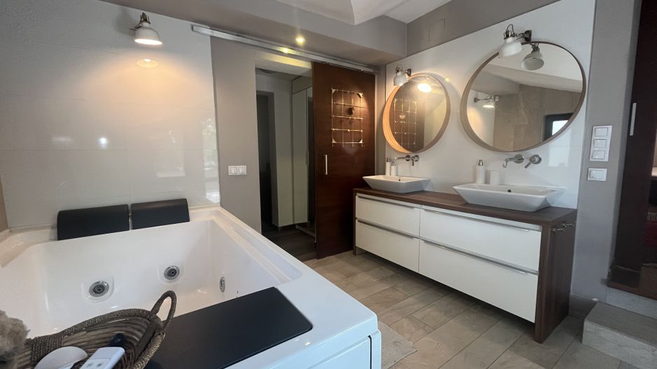 ANDRONACHE | Vila 4 Camere | Garaj  | Curte Verde | Ciubar & BBQ - Poză 14