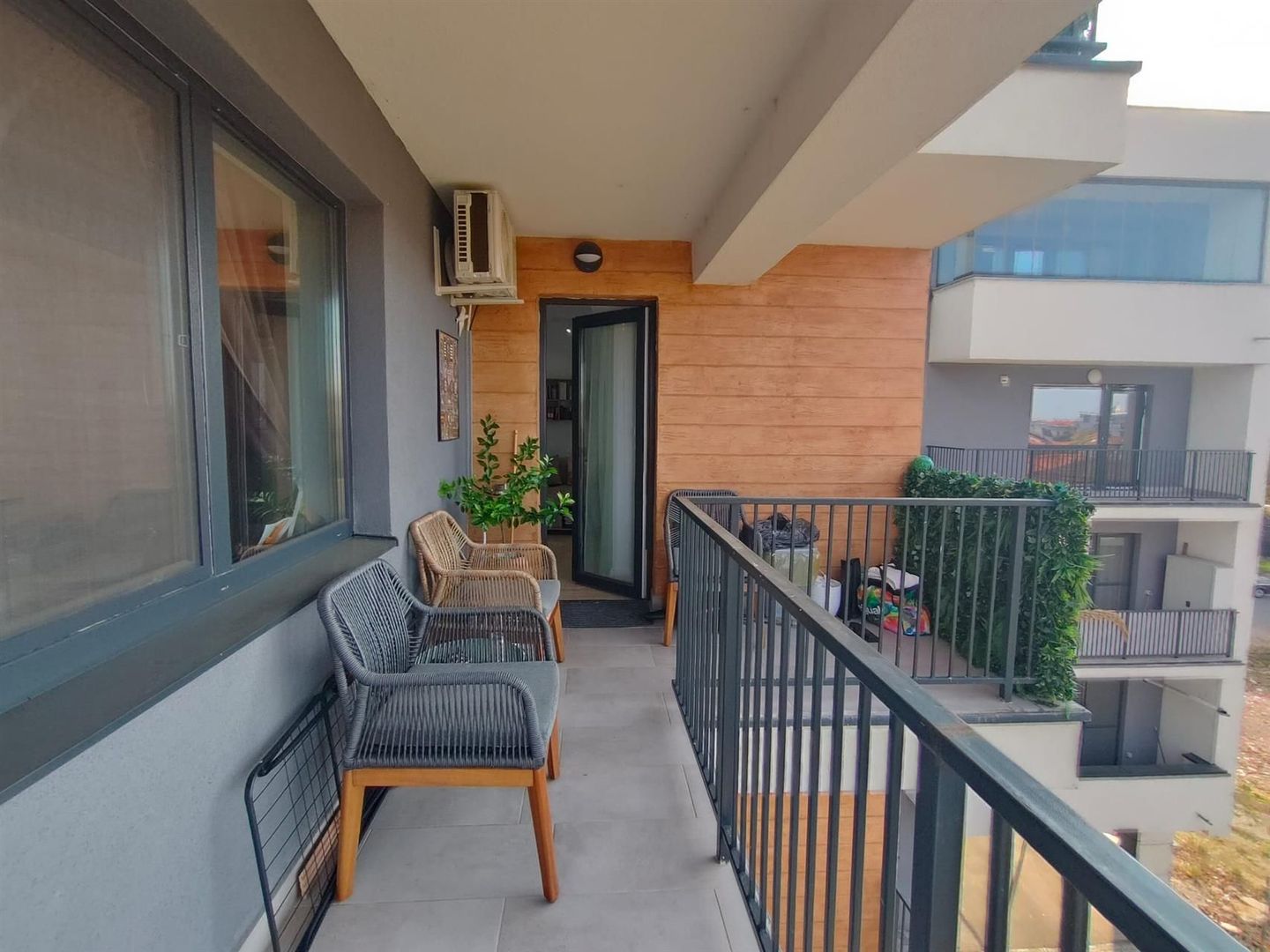 Apartament  3 camere in bloc nou cu parcare privata in zona centrala - Poză 18