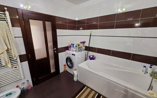 Casa de vanzare cu teren mare pe Ady Endre Aradul nou - Poză 24