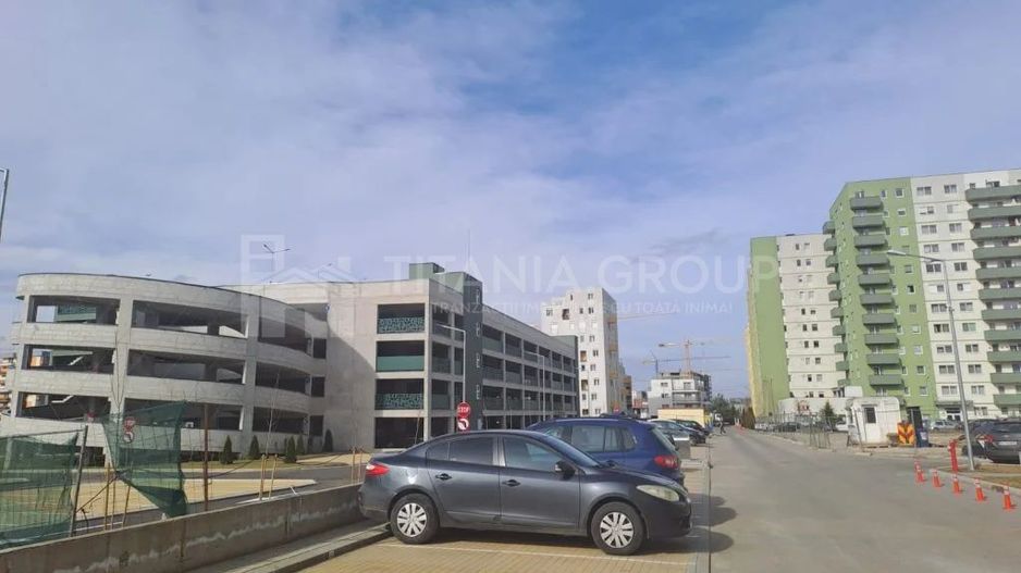 Inchiriez parcare acoperita Top City, Coresi- Covered parking for rent, Coresi - Poză 1
