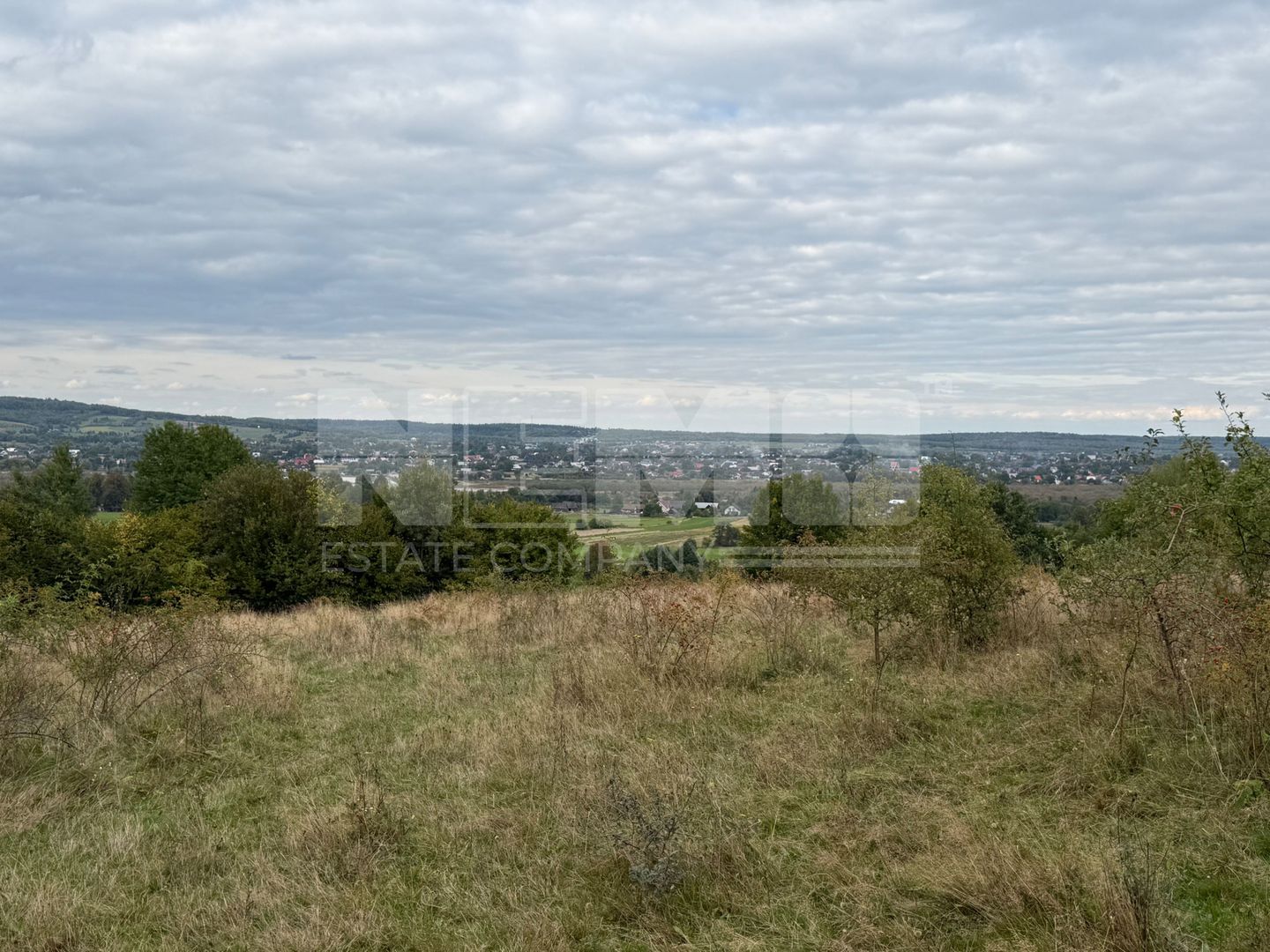 Teren de vânzare în Putna | 6.400 mp | 56 m front stradal - Poză 9