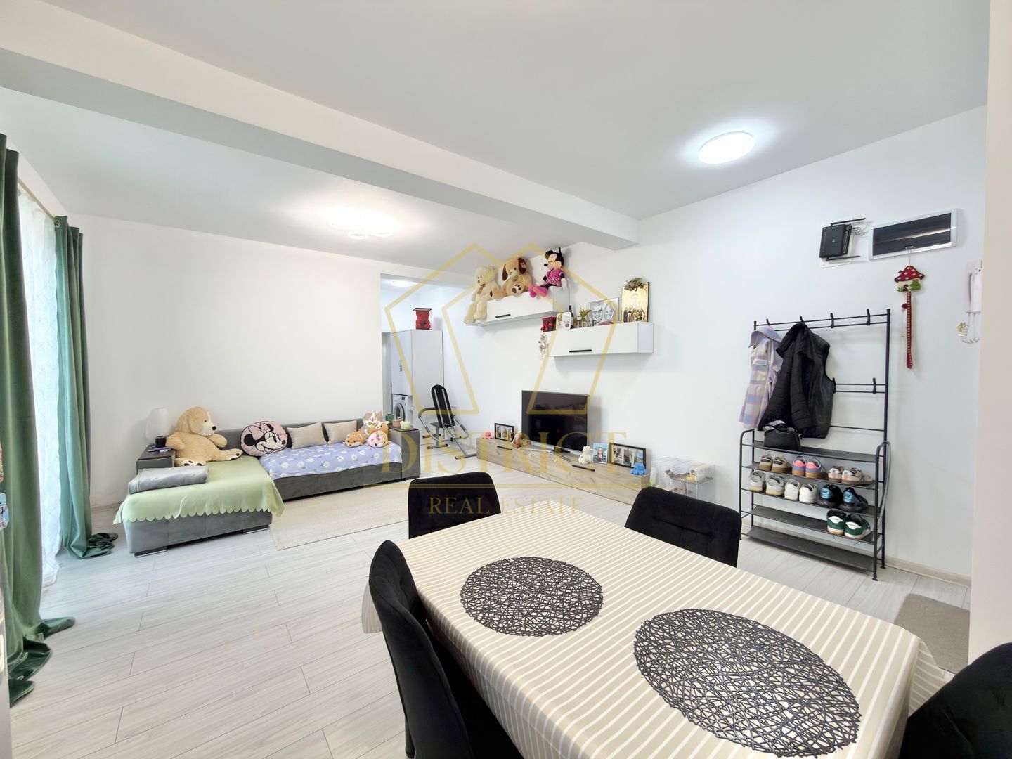 Apartament cu 2 camere mobilat si utilat la etaj intermediar in Giroc - Braytim. - Poză 3