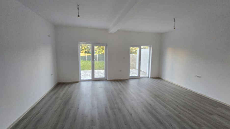 Sanandrei, Drum Asfaltat, Teren Generos, Buc Separata, 3 Dor, 2 Bai, dressing - Poză 16