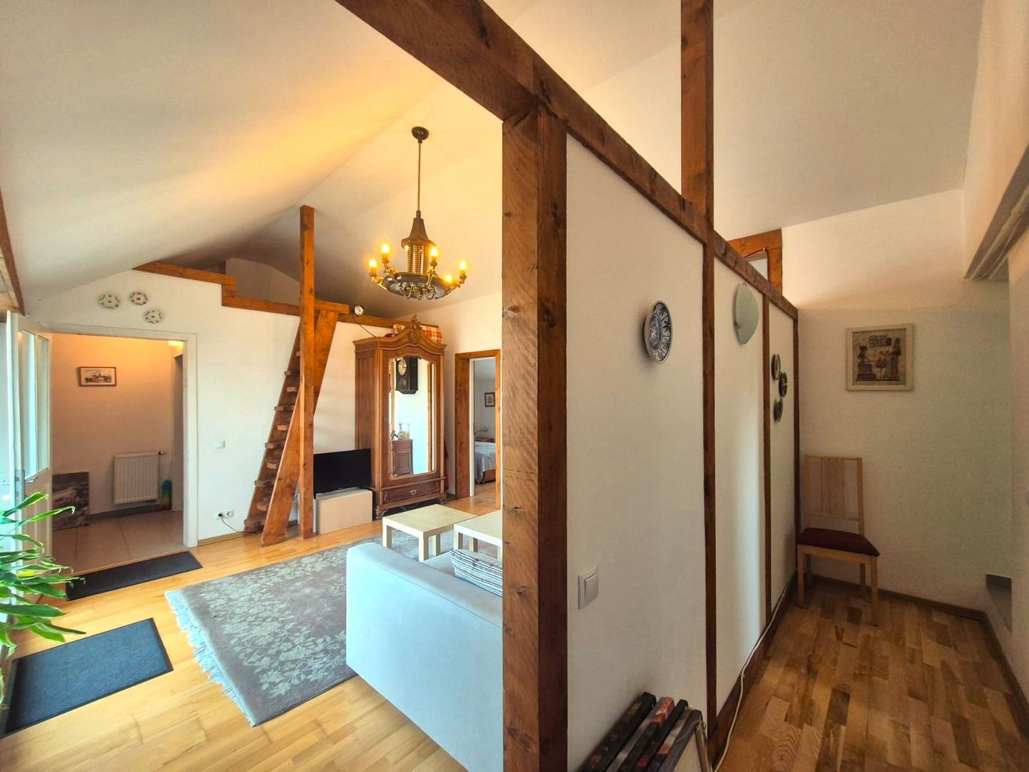 Apartament in casă, într-o zonă exclusivistă, priveliște deosebită. - Poză 15