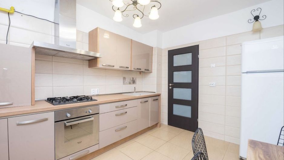 Apartament 3 camere, cartier Rovine, zona Posta - Poză 4