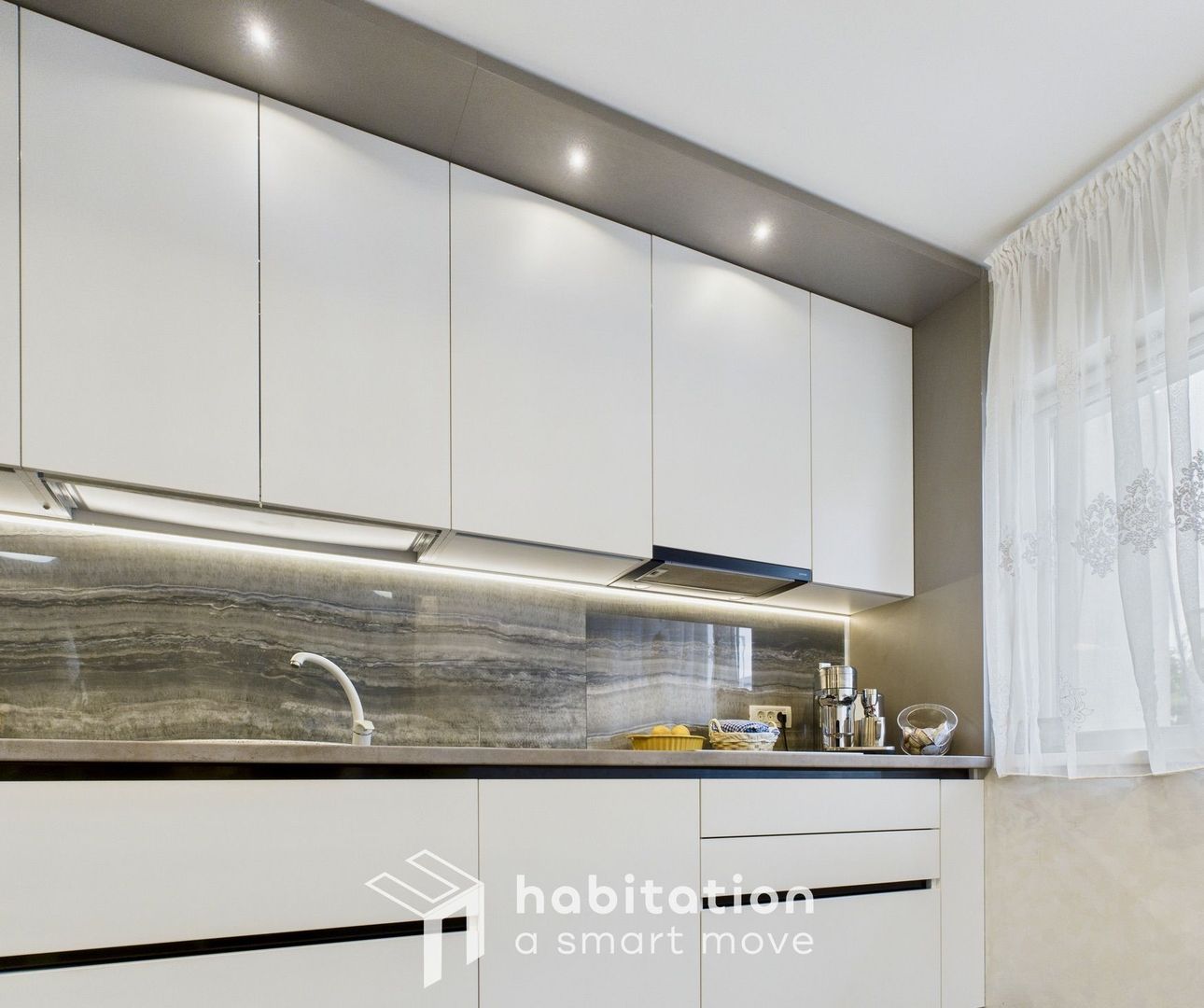 Casă patru camere în locație privilegiatǎ în Dumbrăvița - Poză 4