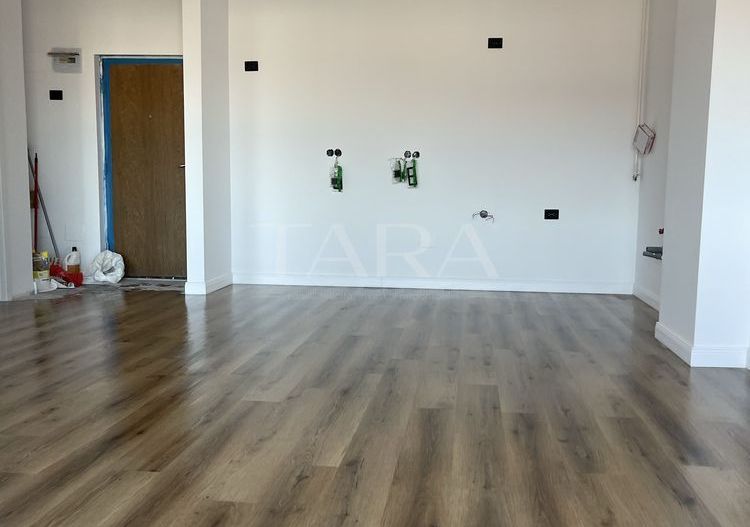 Apartament modern cu 2 camere, finisat recent. Locatie Excelenta ! - Poză 4