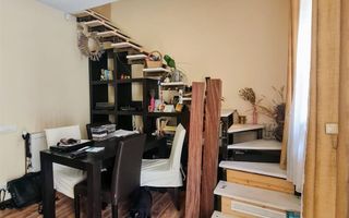 Casa centrala la curte comuna - Poză 2