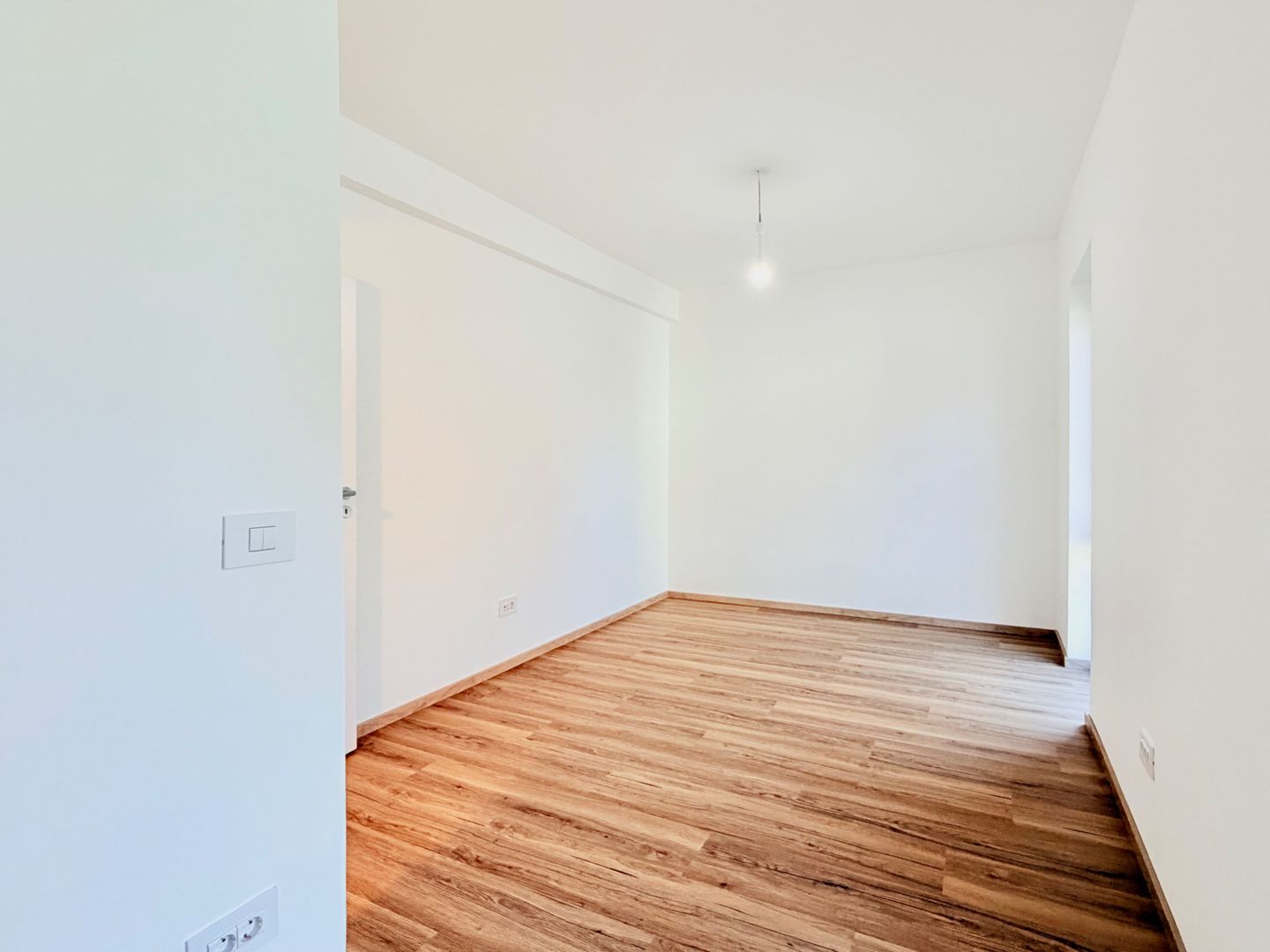 Casa parter prima închiriere – liniste si acces rapid spre centru - Poză 10