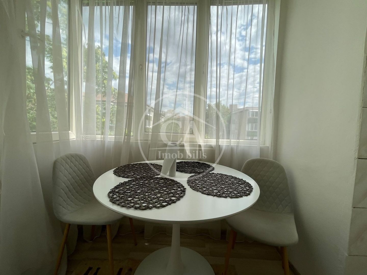Apartament de închiriat cu 3 camere în zona Decebal, Oradea - Poză 10