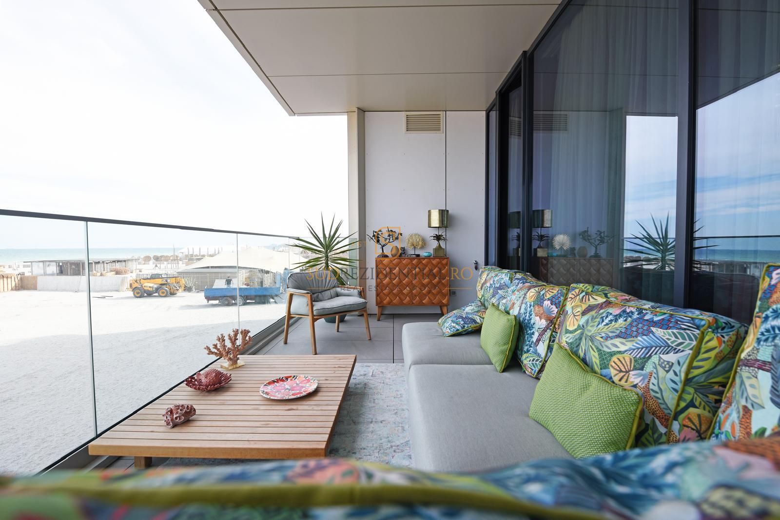 Resedinta de Lux Rococo, 4 camere, Panorama Superba catre Mare - Poză 2