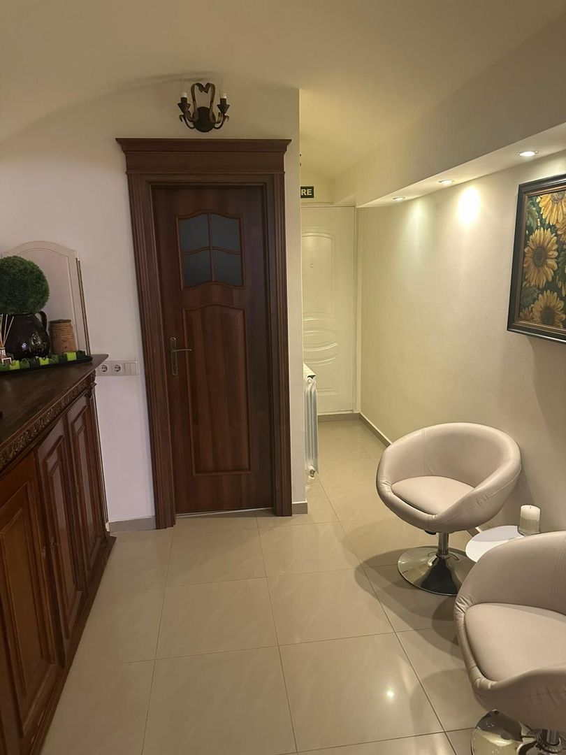 Spațiu comercial, ultracentral 125 mp – Oradea, Piața Unirii. 309 00 E - Poză 12