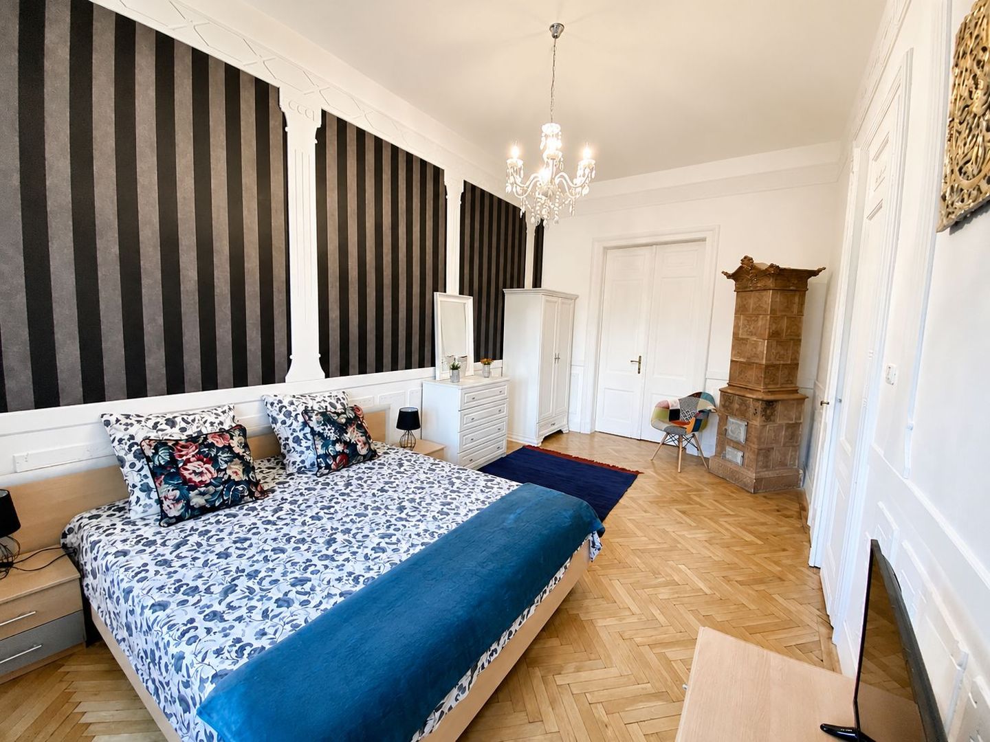 Comision 0%, Apartament 4 camere, Cladire Istorica, 134mp, Zona Sinaia - Poză 3