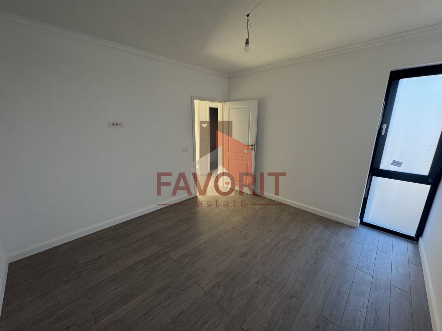 Comision 0%. Panouri si pompa de caldura. Despartit prin camera tehnica - Poză 18