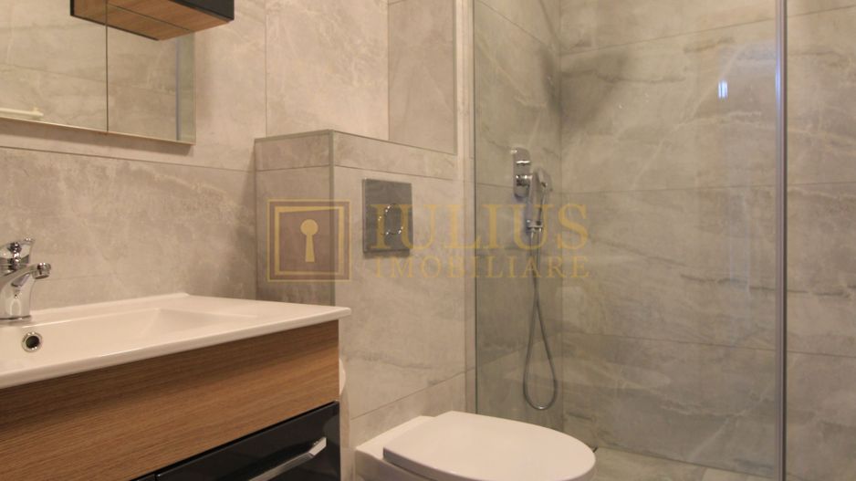 3 camere, curte comuna, centrala proprie. - Poză 14