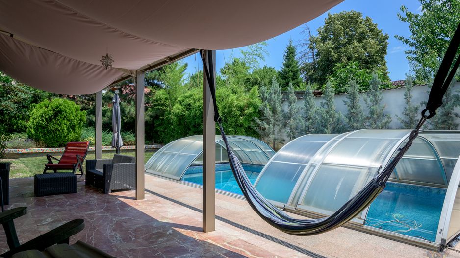 Vilă de arhitectură cu piscină, garaje și teren de 800 mp - Poză 48
