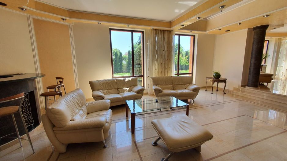 Vila unicata | Teren de 3000 m2 | Piscina si vegetatie matura - Poză 8