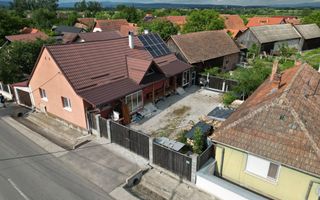 Casă de vanzare 6 camere 220 m² utili cu 376 M² teren la șosea - Poză 2