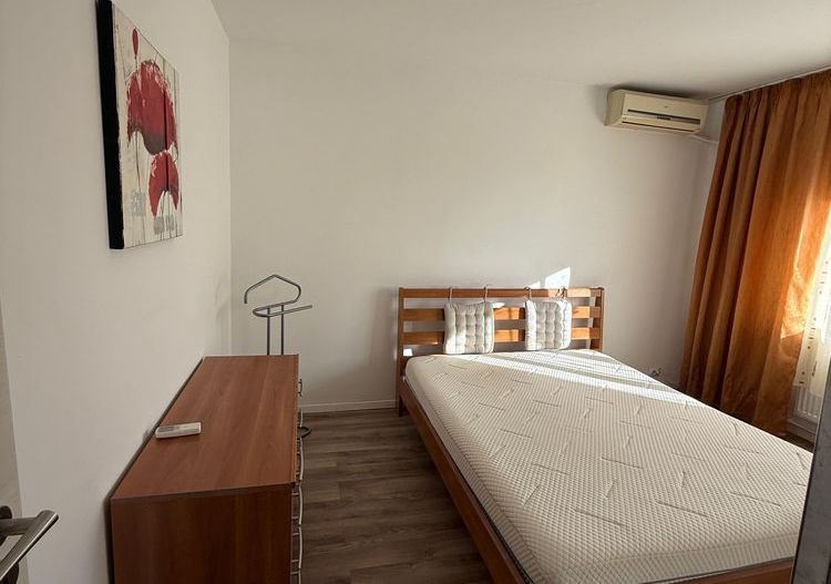 Închiriez apartament 3 camere, Mall Vitan, decomandat, mobilat, AC - Poză 3