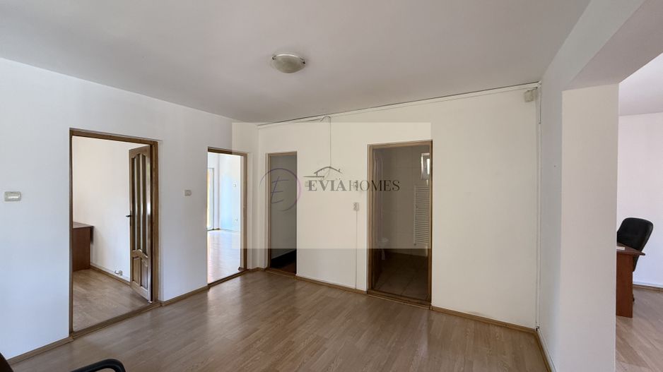 Casa individuala spatioasa, curte si parcare/zona Semicentrala - Poză 10