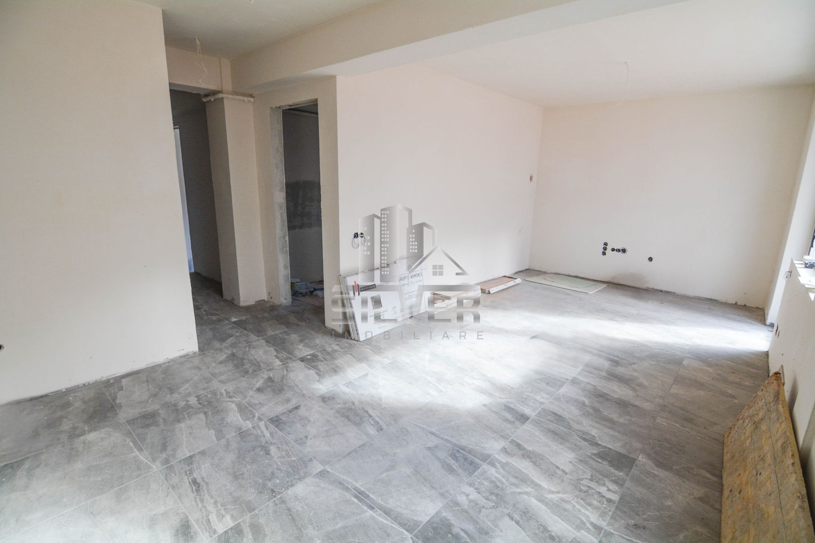 Apartament 3 camere cu terasa, gradina si parcare subterana si boxa - Poză 2