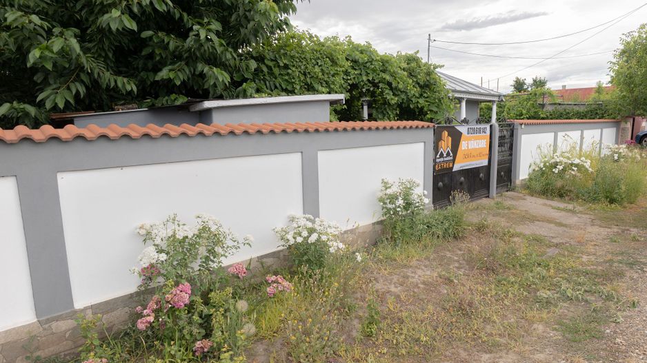 Casă cu 5 camere, complet renovată cu teren 920 mp în Tecuci - Poză 2