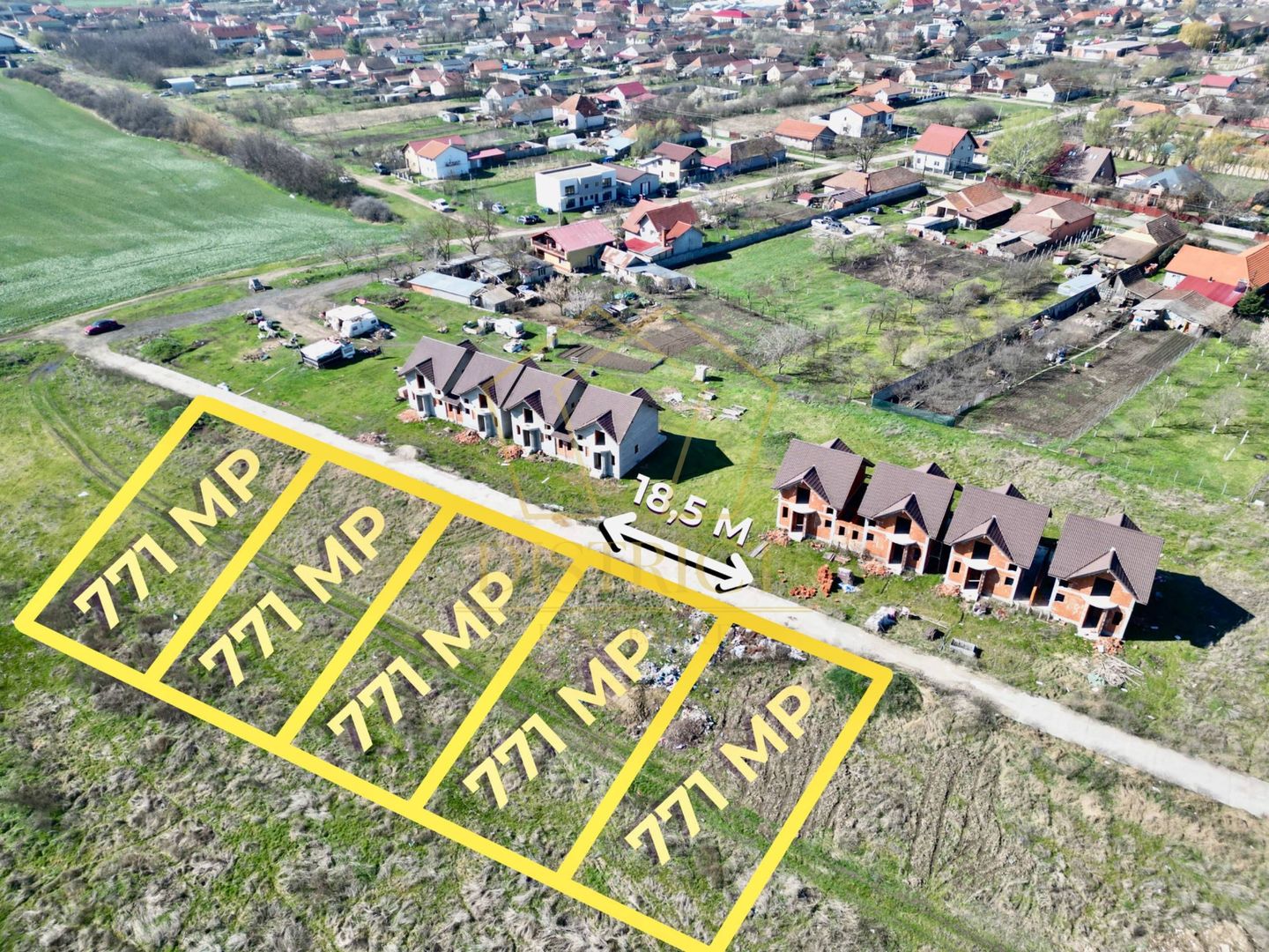 Parcele teren intravilan duplex/ case insiruite 771mp | Covaci - Poză 1