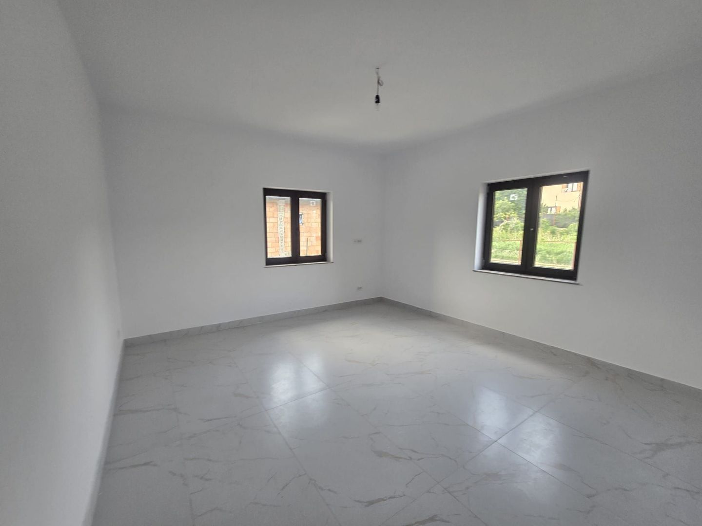 Casă Nouă Modernă de Vânzare –Sărata, Bacău,Confort, Spațiu și Liniste - Poză 21