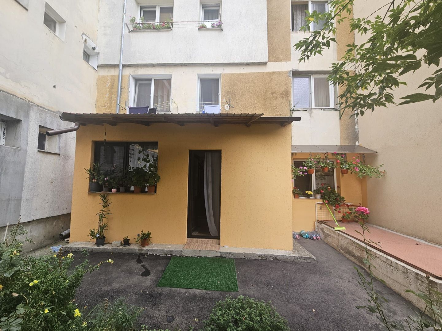 Apartament parter, balcon 13 mp cu ieșire directă – Războieni - Poză 8