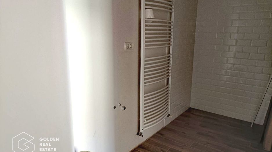 Apartament ultracentral cu 3 camere si vedere spre Hotel Continental - Poză 7