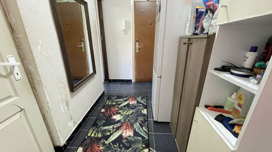 Apartament cu trei camere,etaj 2 - zona Cetatii - Poză 13