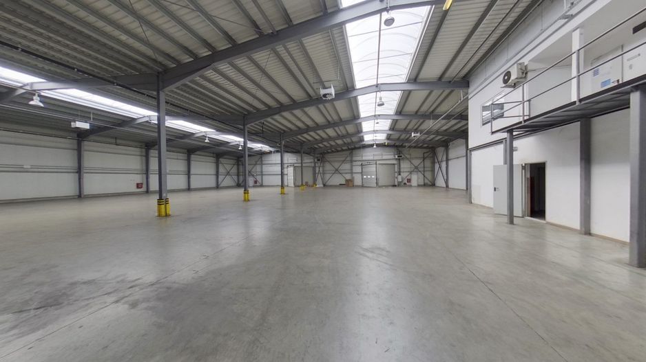 HALĂ INDUSTRIALĂ 854 MP 0% COMISION 3eur/mp - Poză 3
