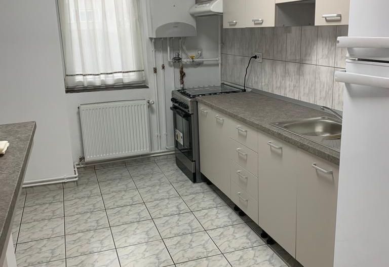 Centrul Civic, aproape de AFI, 3 camere recent renovate/mobilate, 165000 euro - Poză 10