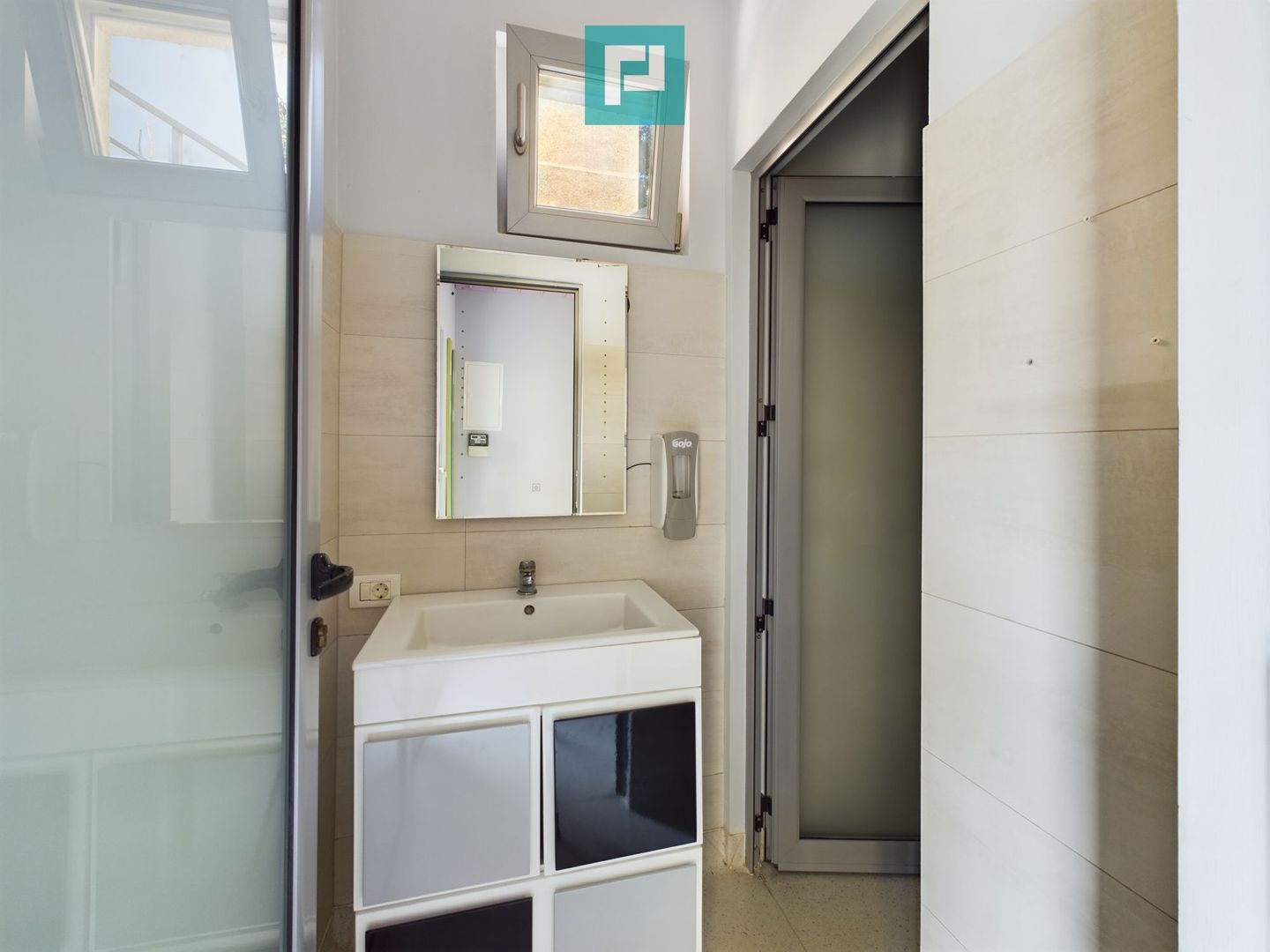 Vilă cu destinație multiplă situată ultracentral - Poză 5