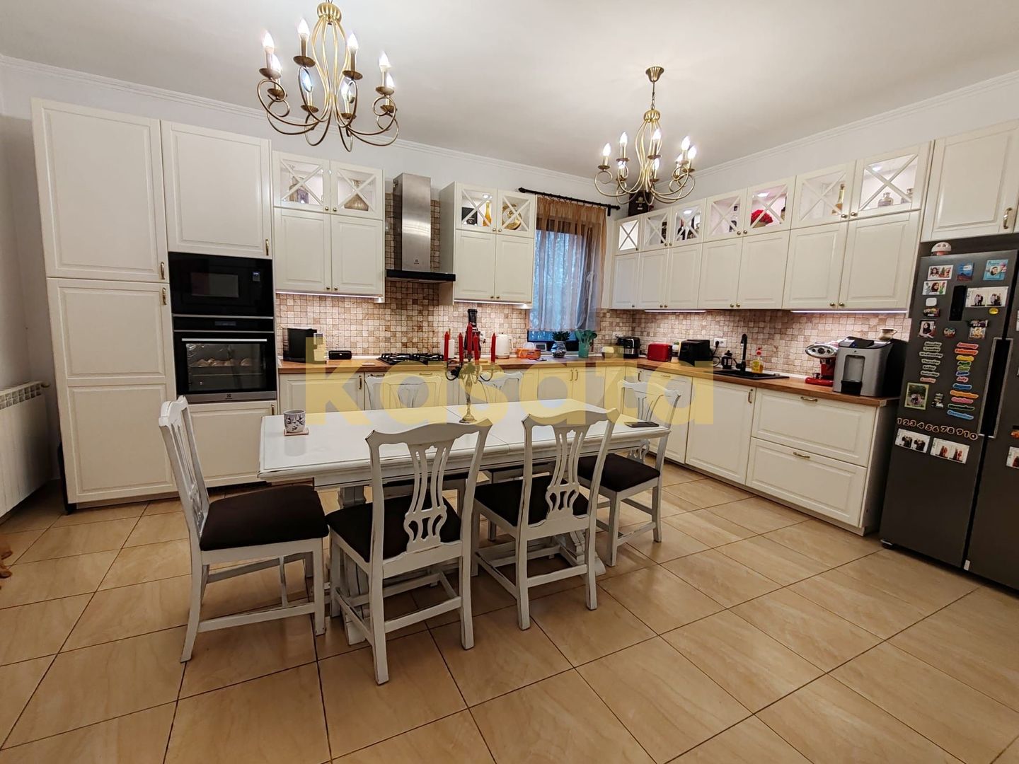 Vila care redefinește echilibrul între rafinament, spațiu și liniște - Poză 10