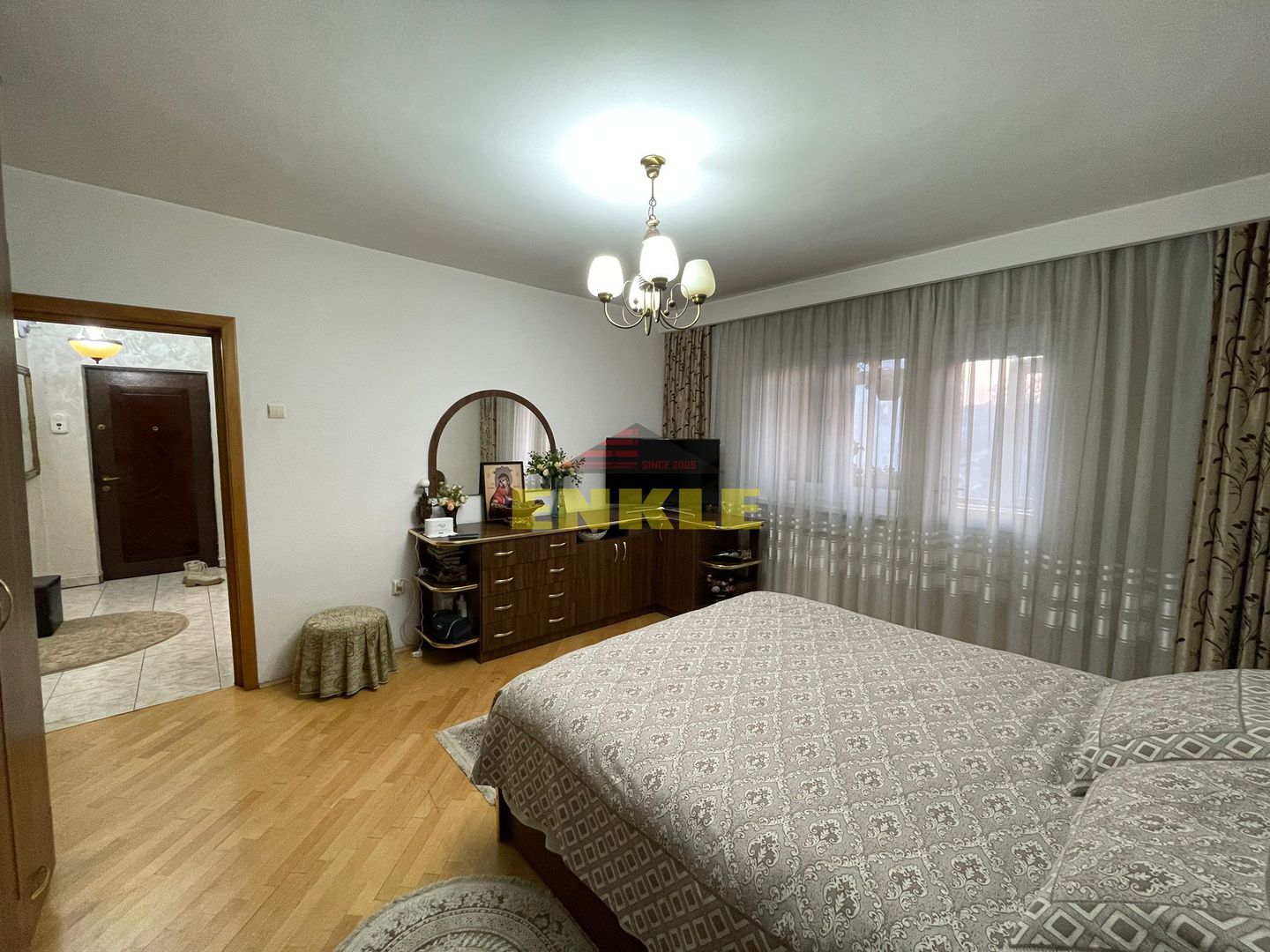 De vânzare apartament cu 4 camere semidecomandat, zona Bucovina - Poză 2