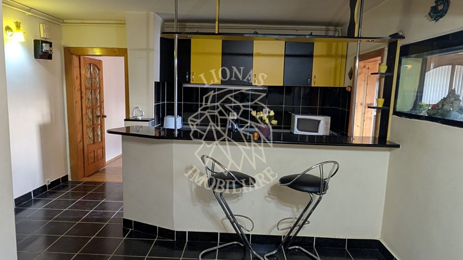 Apartament 4 camere 132 mp-balcon-ideal locuire- zona Calea Moldovei - Poză 2