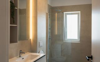 Prima inchiriere| 2 camere| Torontalului (Nord)| parcare| balcon - Poză 9