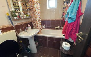 Locuinta luminoasa la mansarda-constructie 2013 - Poză 10