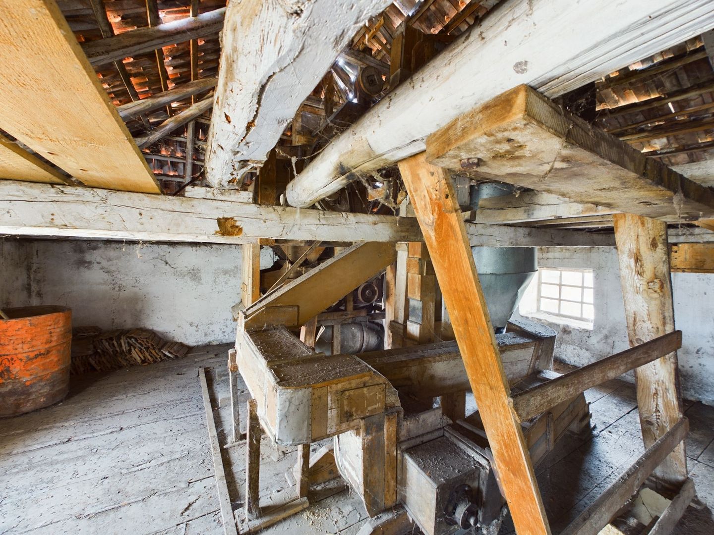 Oportunitate de investiție în orașul Sebiș - Poză 13