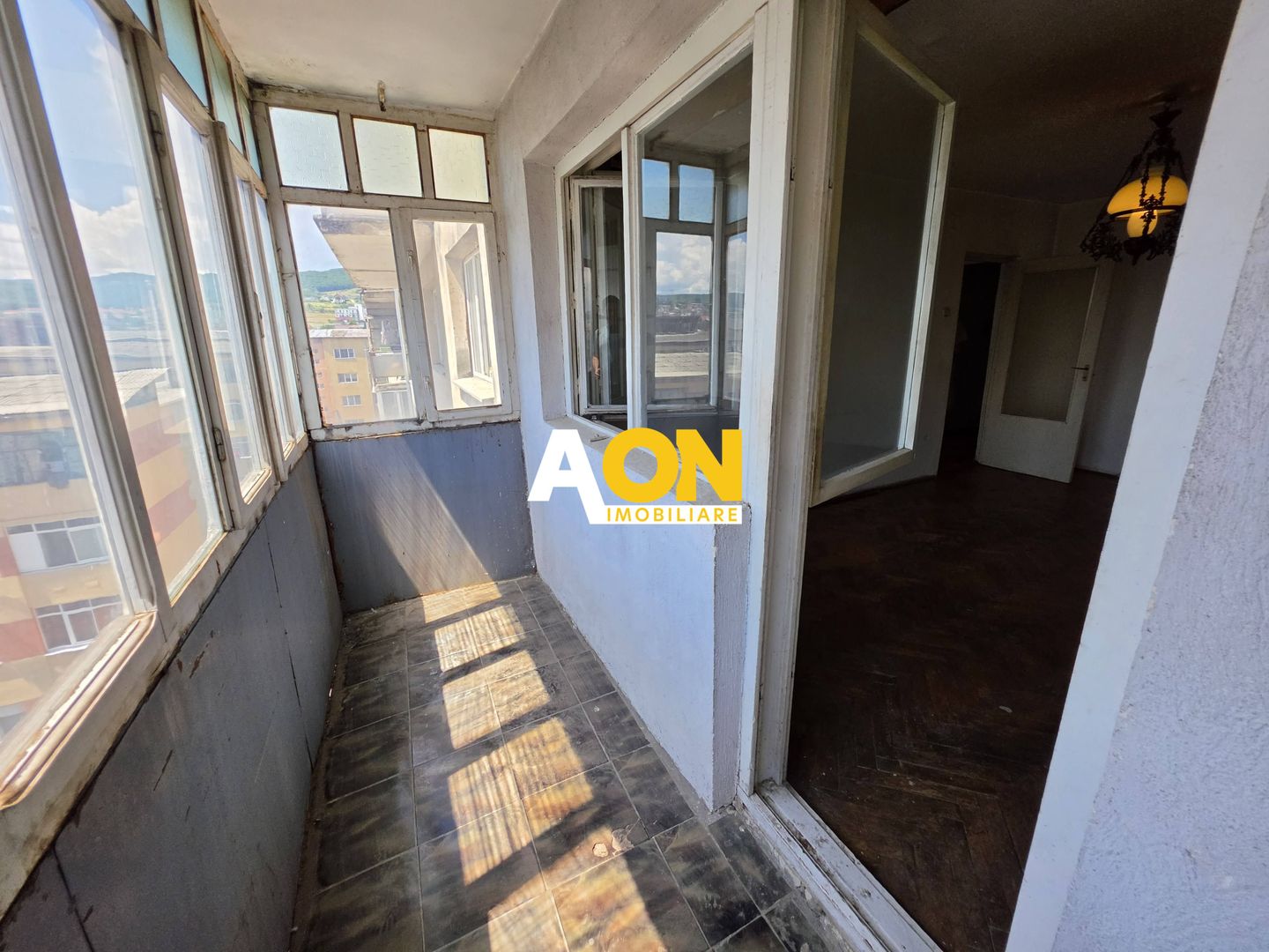 Apartament 3 camere, Cetate, 65 mp utili, et.5. Necesita renovare - Poză 2