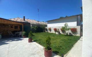 Gata de locuit! Vanzare casa cu 5 camere in Priboiu, com.Branesti - Poză 2