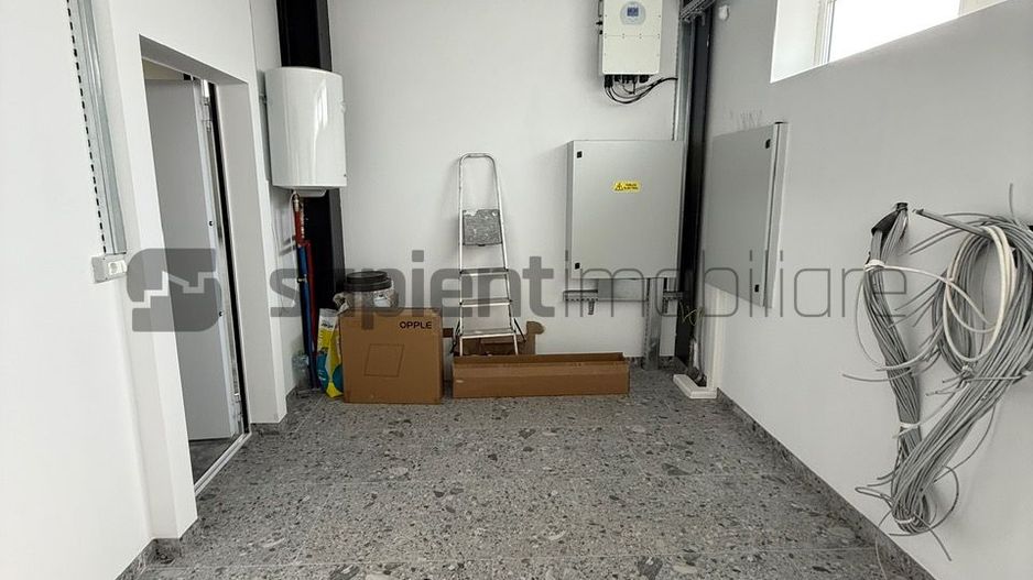 Închiriere spațiu mixt – Hală | Showroom | Birouri - Poză 22