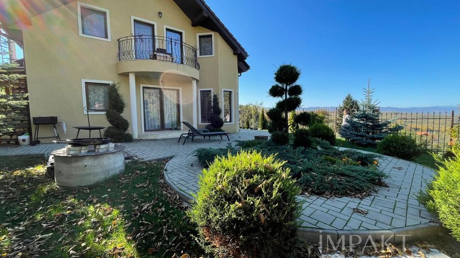 Casa  cu  vedere Panoramică în Făget, Peisaj de Vis și Confort Complet! - Poză 1