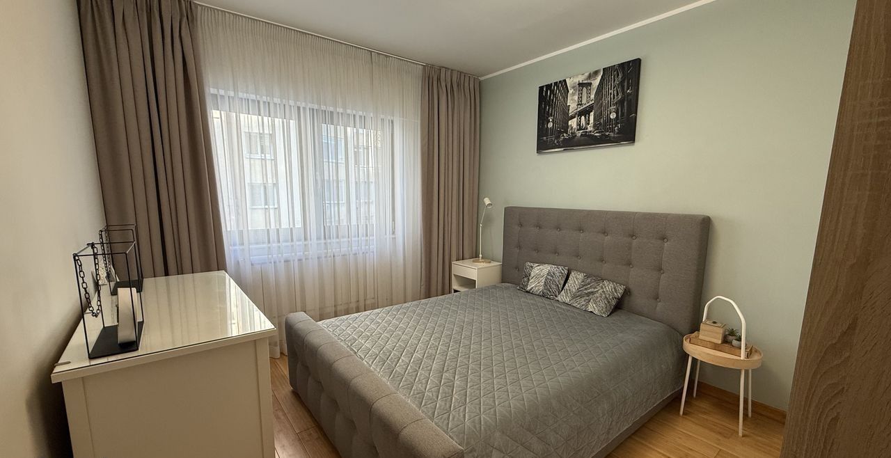Închiriez apartament 2 camere modern, Nerva Traian, centrală, parcare - Poză 3