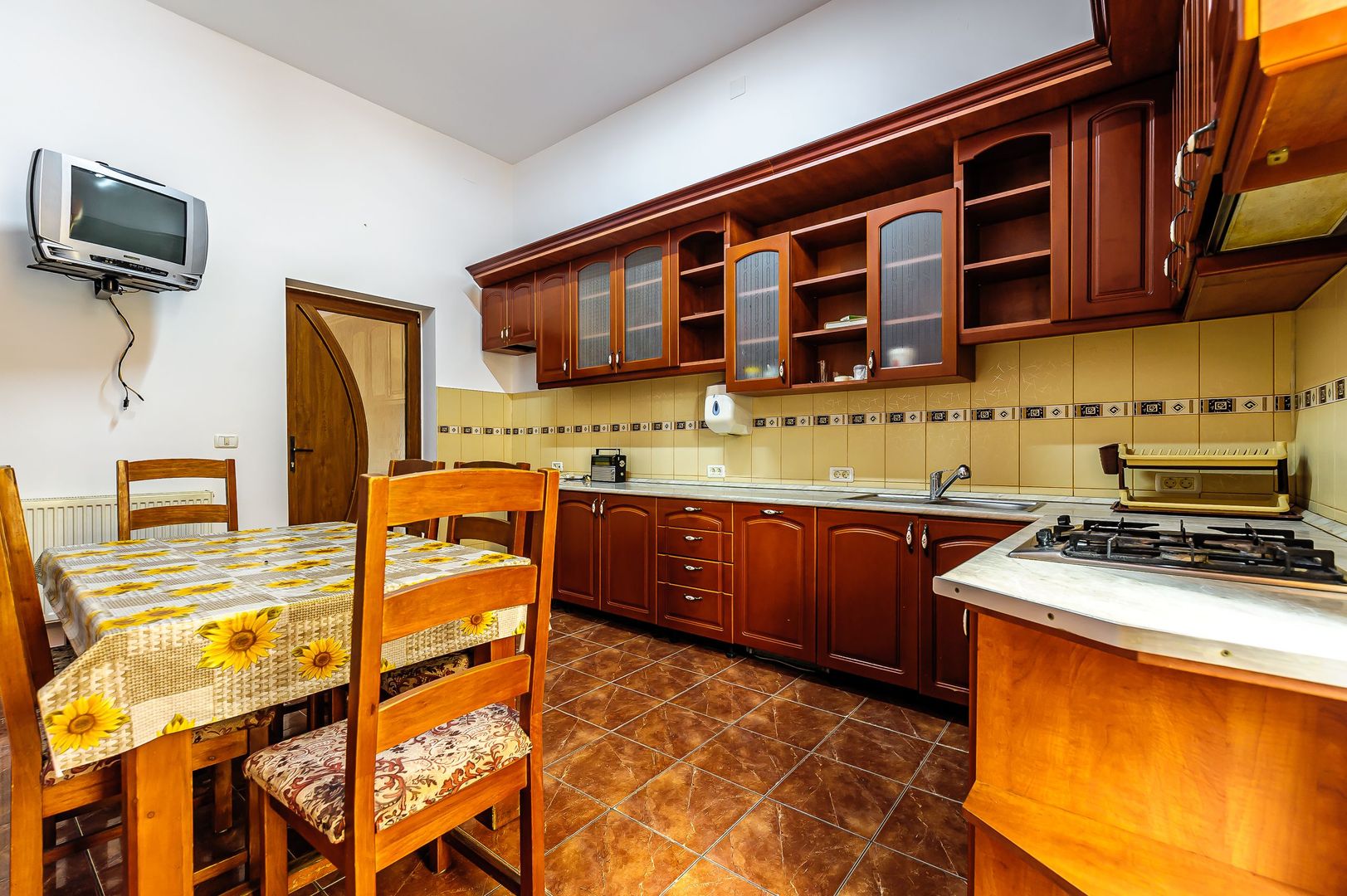 Apartament în Palatul Bohuș, lângă Teatrul de Stat. - Poză 1